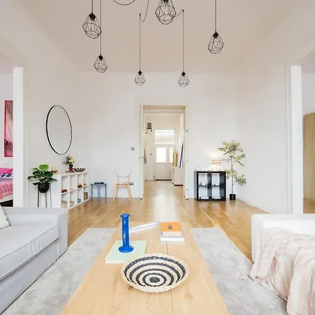 Pastel Dream 3br Gem Artful Spacious *