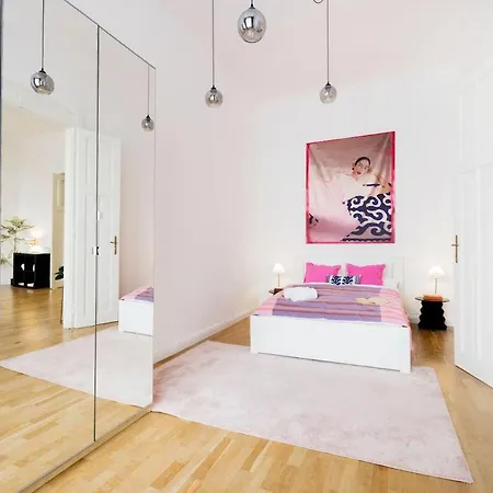 Pastel Dream 3br Gem Artful Spacious * ブダペスト