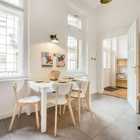 Pastel Dream 3br Gem Artful Spacious *