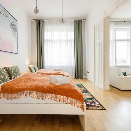 Pastel Dream 3br Gem Artful Spacious アパート ブダペスト