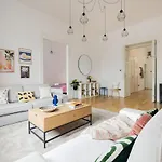 Pastel Dream 3br Gem Artful Spacious Budapeszt