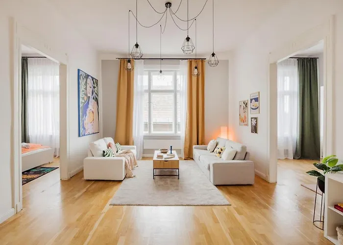 Pastel Dream 3br Gem Artful Spacious Apartamento Budapest