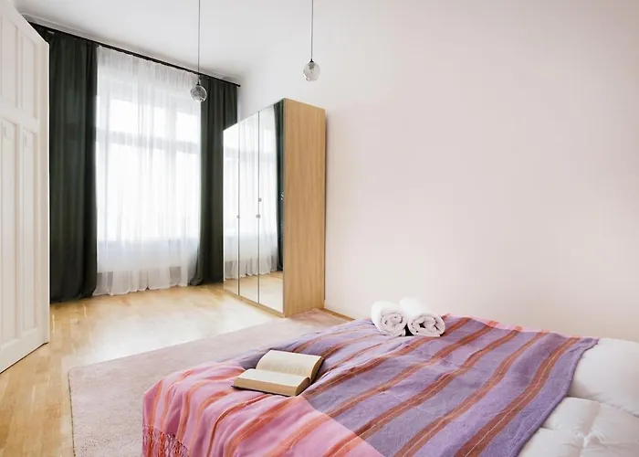 Pastel Dream 3br Gem Artful Spacious Apartment *
