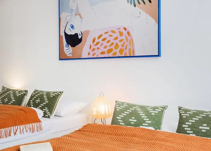 Pastel Dream 3br Gem Artful Spacious شقة